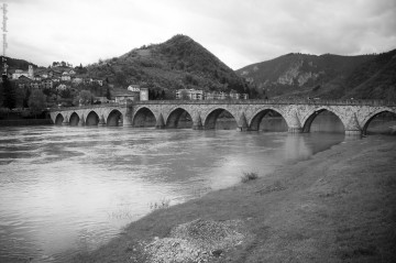 Il Ponte sulla Drina, Visegrad, by Luigi Torreggiani
